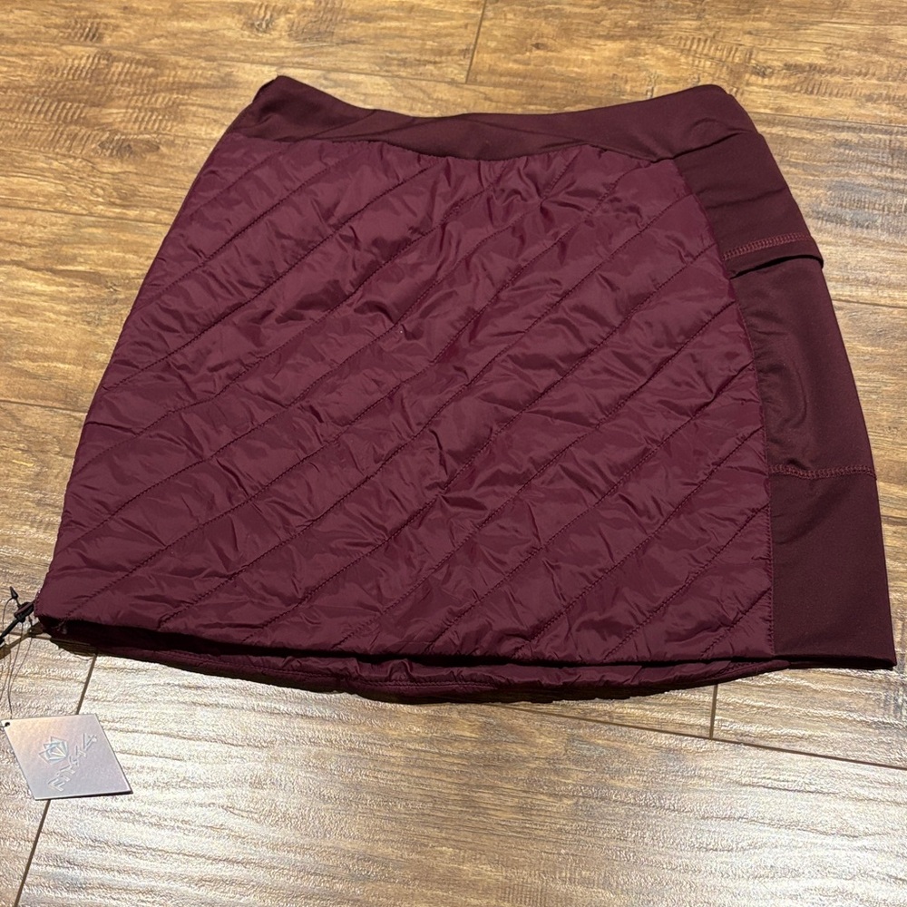 Elegant Burgundy Quilted Mini Skirt